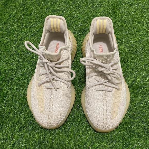 Adidas Yeezy Boost 350 V2 "Light" Size 5.5 Sneakers - Picture 1 of 5